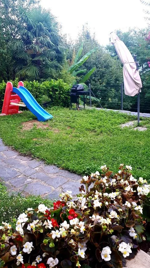 הוילה Pino Lago Maggiore Casa Le Palme 0*,  איטליה